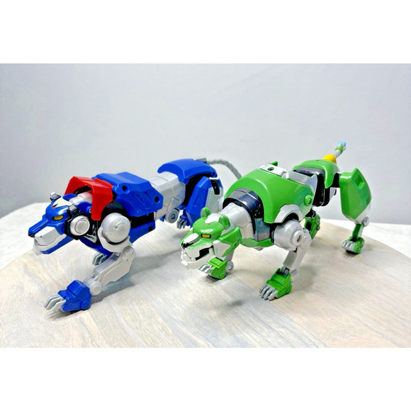 Lot 2 Playmates Voltron Legendary Defender Green Blue